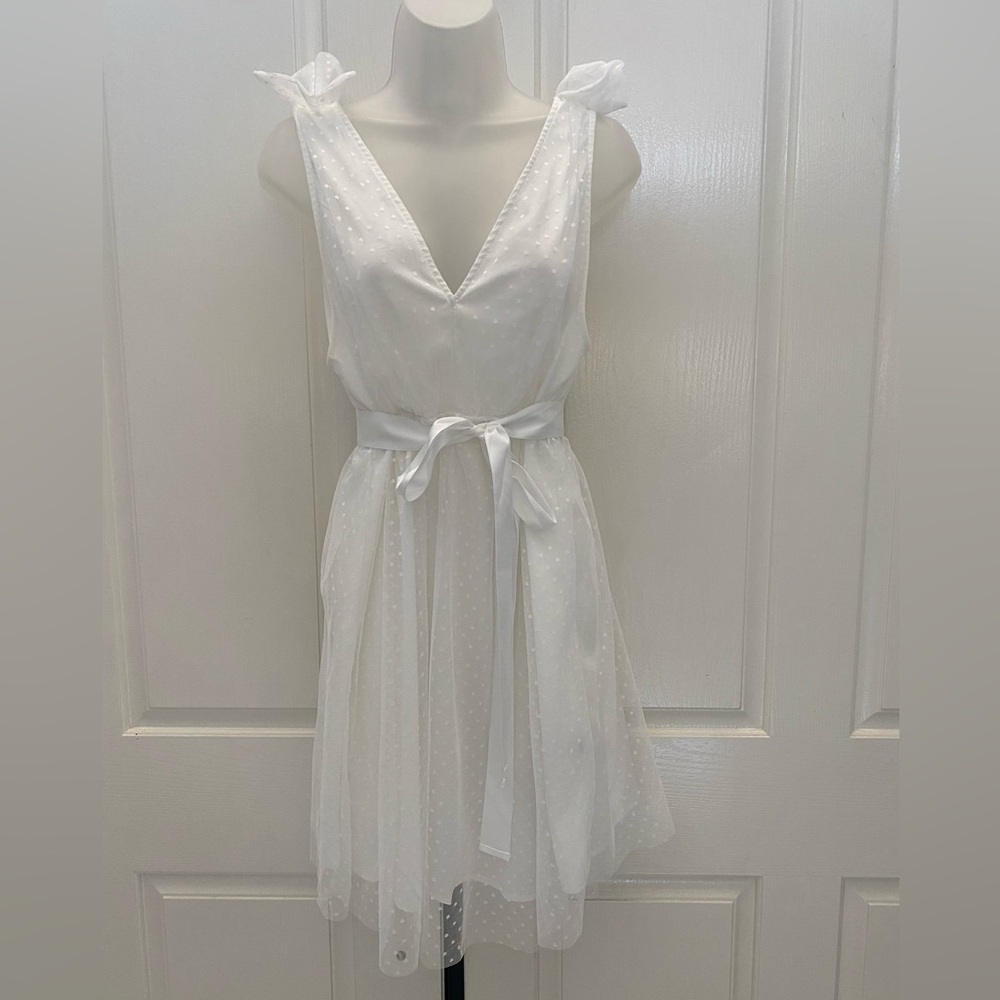 SHEIN White Sleeveless Dress with Bow Details & Dotted Tulle Sz L